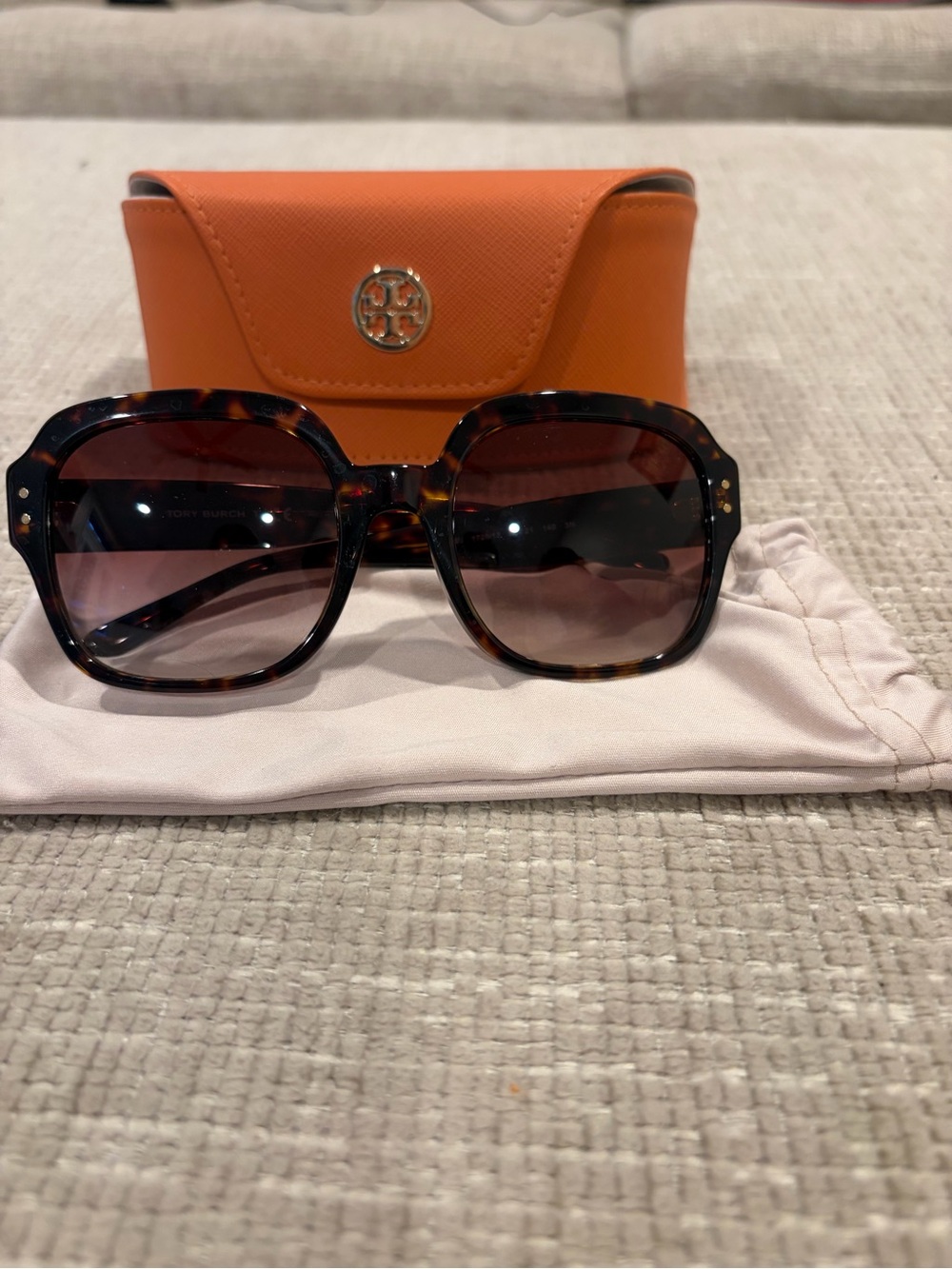 Tory Burch Tortoiseshell Square Sunglasses - Brown